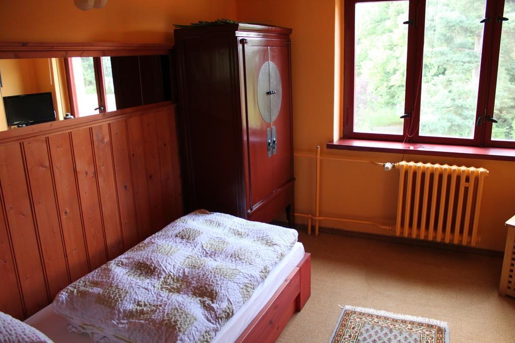 Waldhaus Colditz Garni Rum bild
