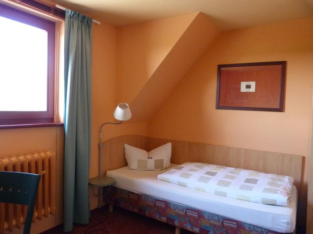 Waldhaus Colditz Garni Rum bild